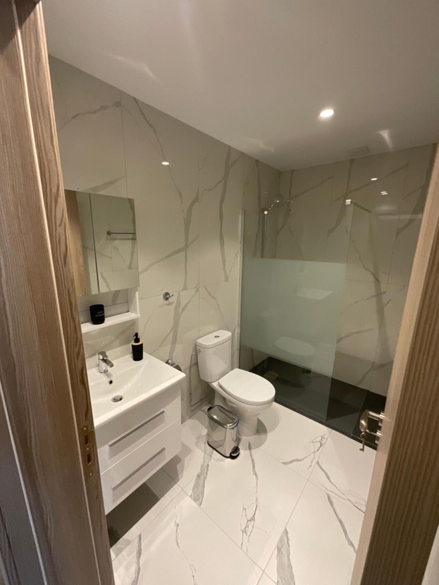 Le Voyageur By The Sea - Furnished Rooms Larnaca Exterior foto