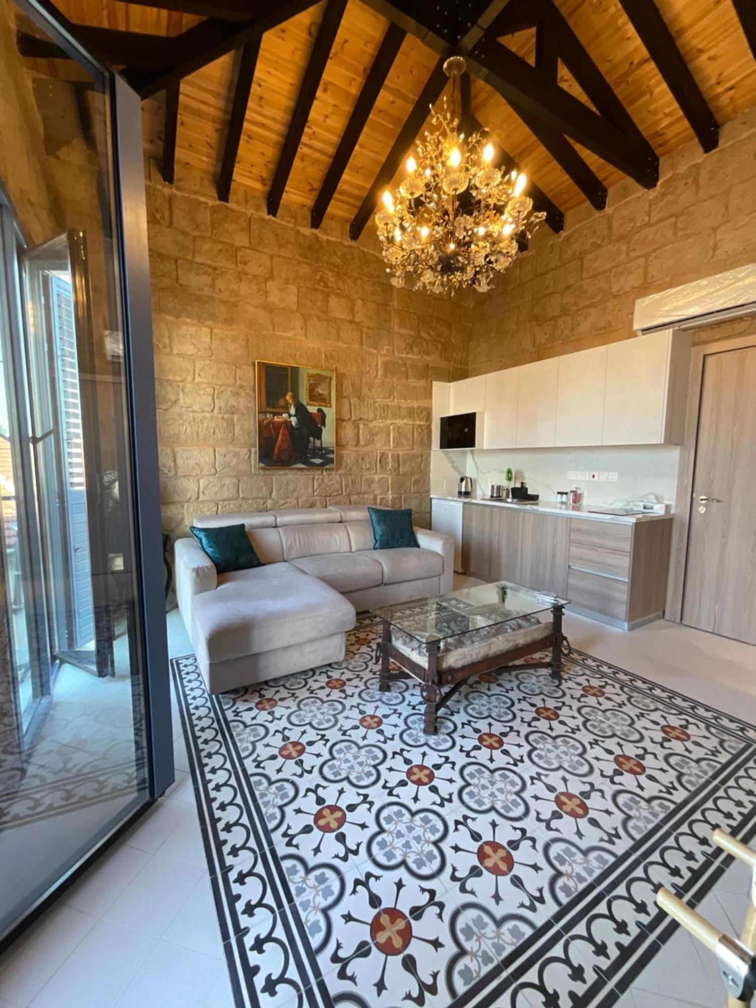 Le Voyageur By The Sea - Furnished Rooms Larnaca Exterior foto