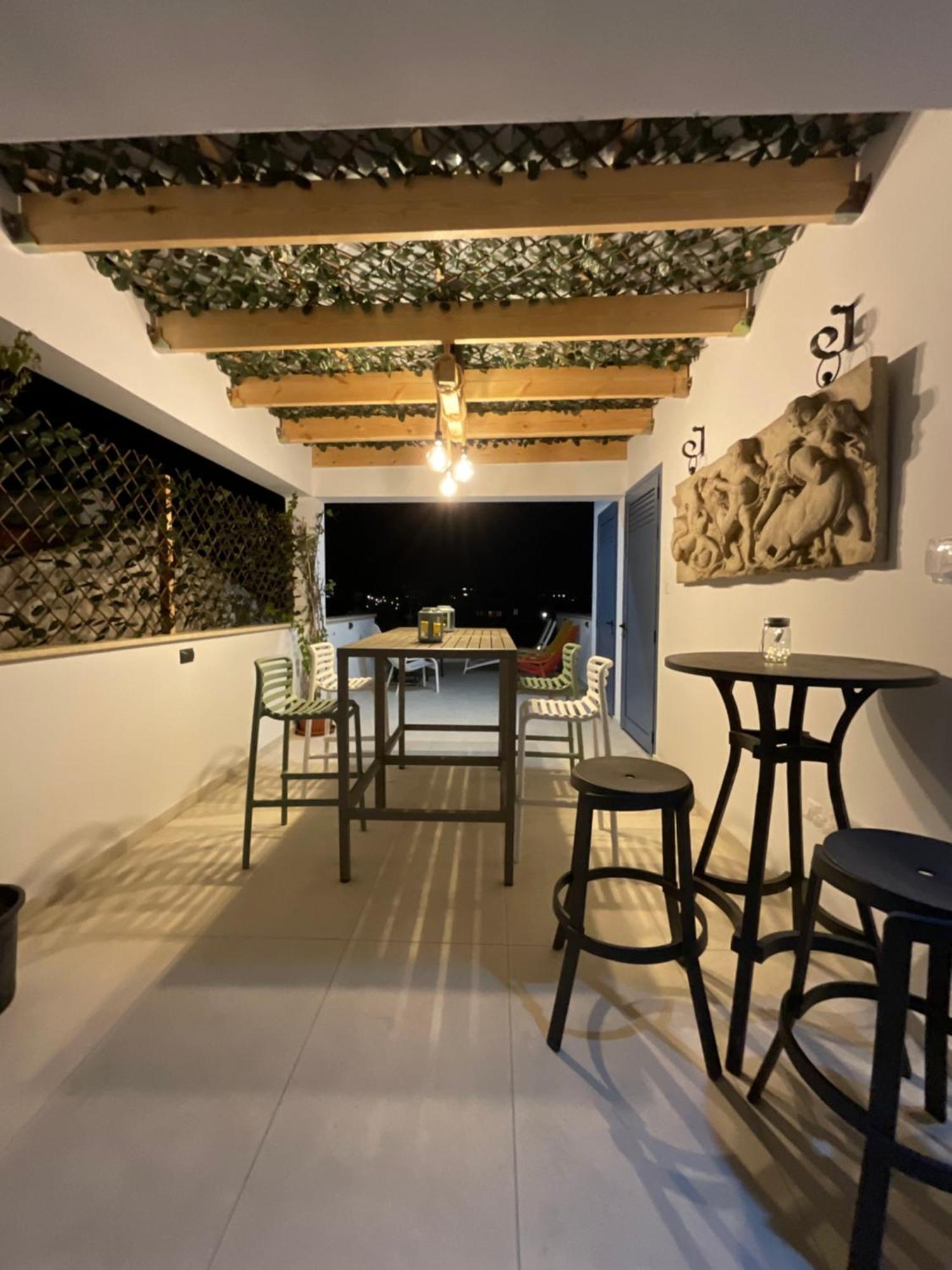 Le Voyageur By The Sea - Furnished Rooms Larnaca Exterior foto