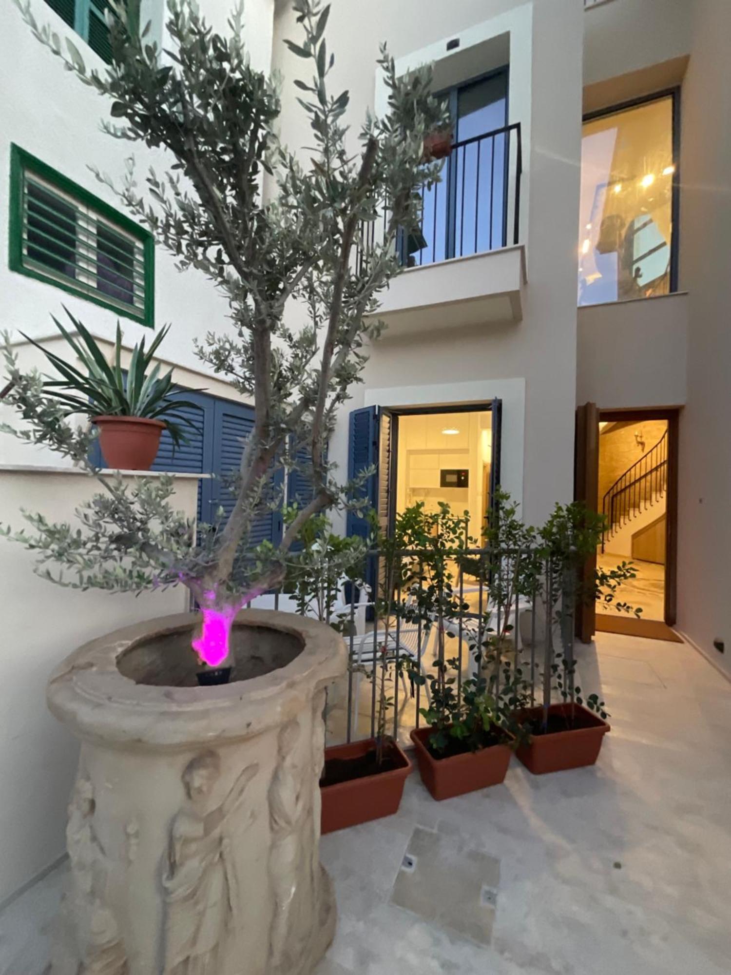 Le Voyageur By The Sea - Furnished Rooms Larnaca Exterior foto