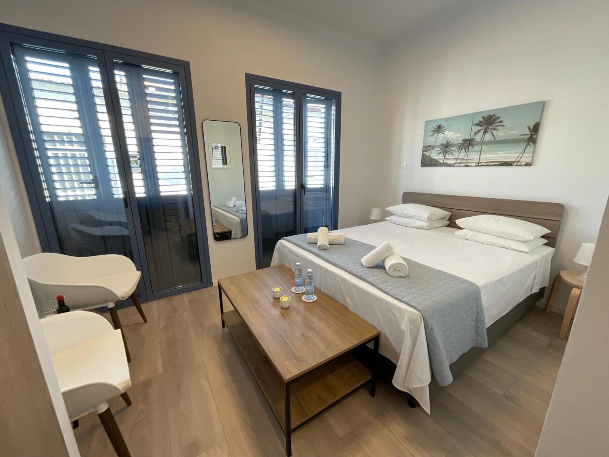 Le Voyageur By The Sea - Furnished Rooms Larnaca Exterior foto