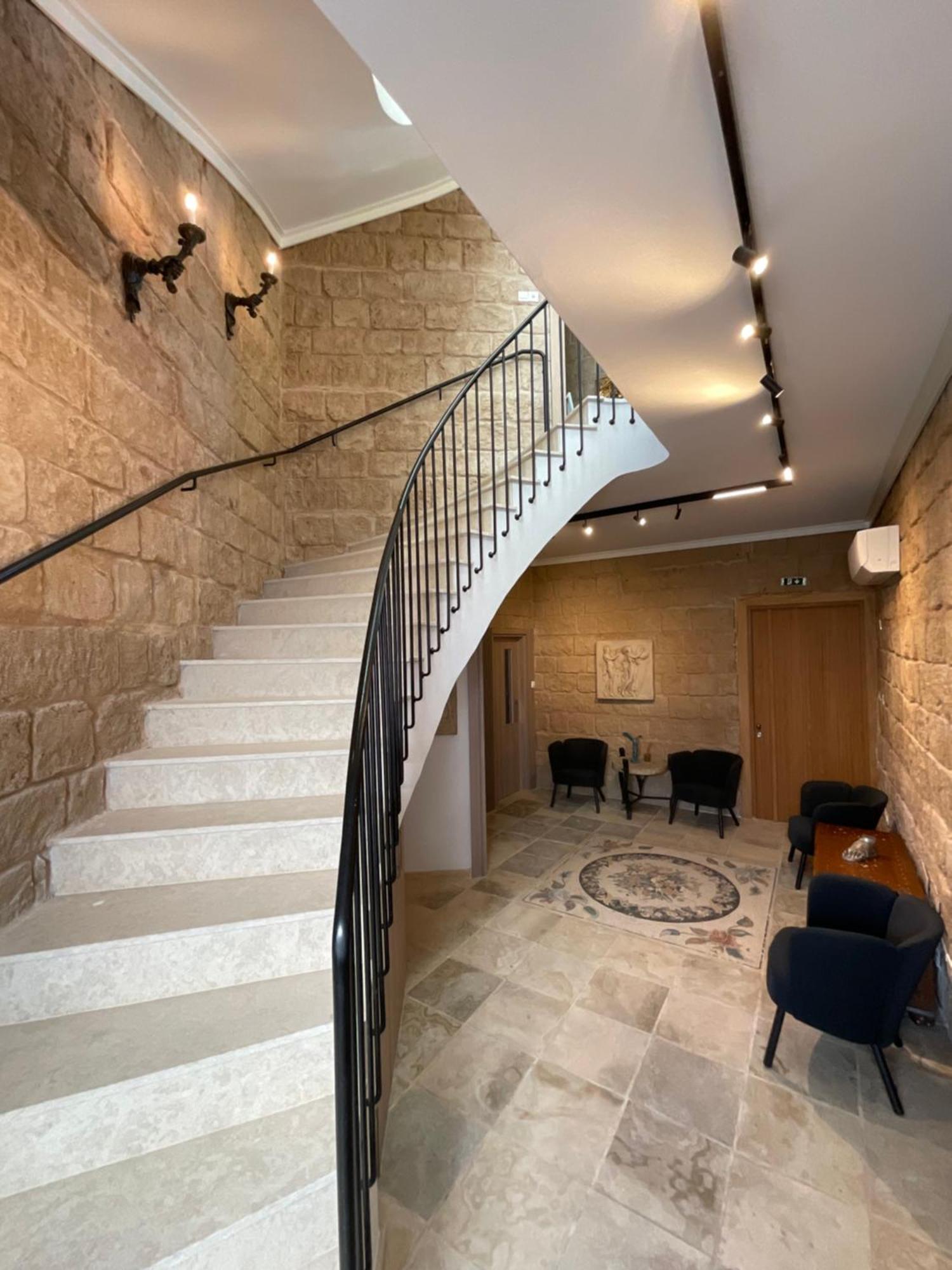 Le Voyageur By The Sea - Furnished Rooms Larnaca Exterior foto